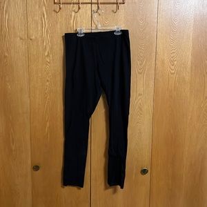 L Black Leggings